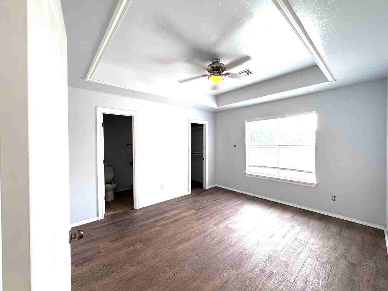 601 Nw 114th St - Photo 3 of 17