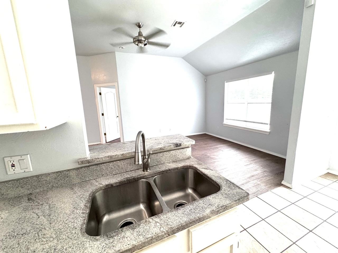 601 Nw 114th St - Photo 6 of 17