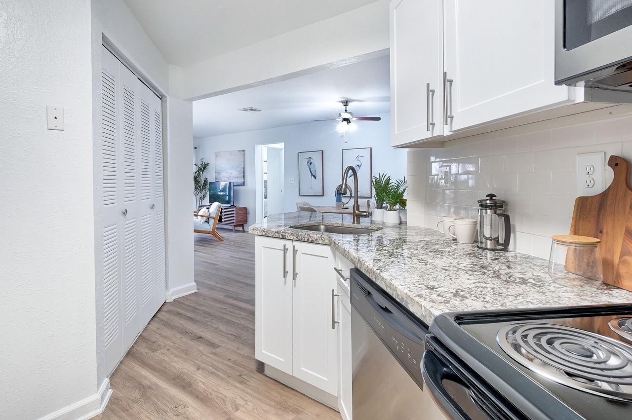 Emerald Palms Apartment Homes - Photo 4 of 41