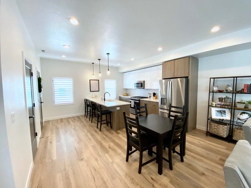 620 N Orchard Dr #4 - Photo 3 of 19