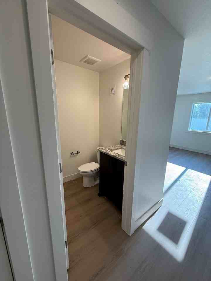 2070 E St #33 - Photo 5 of 27