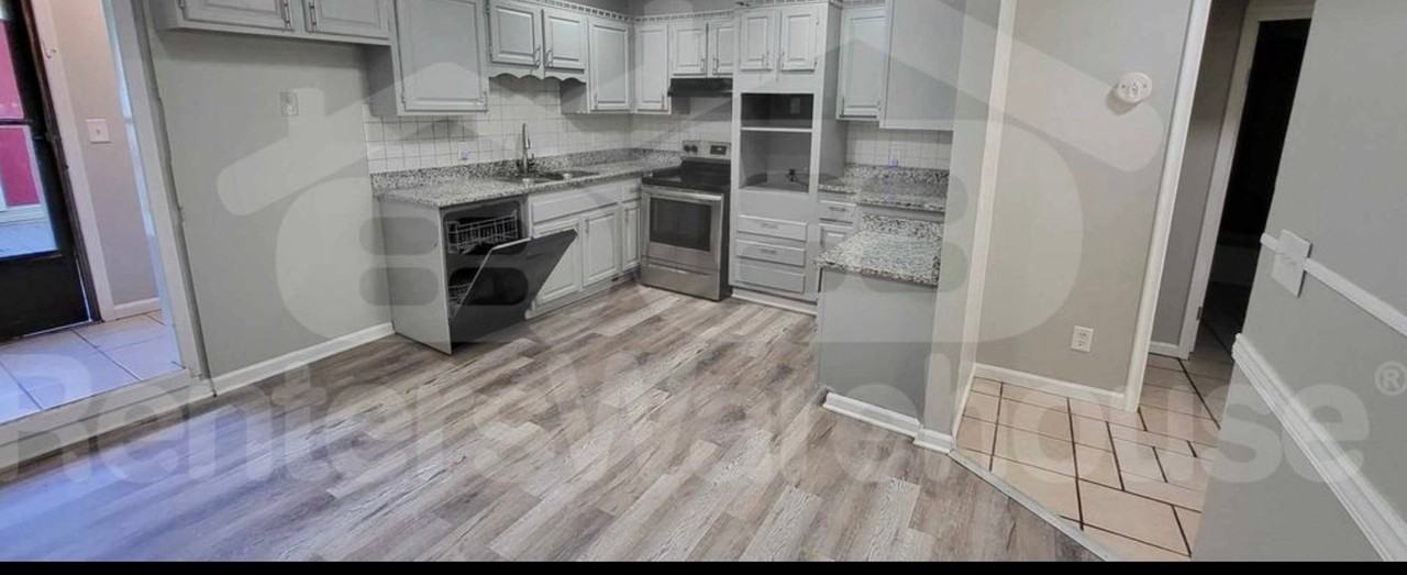8143 Ditzler Ave - Photo 6 of 10
