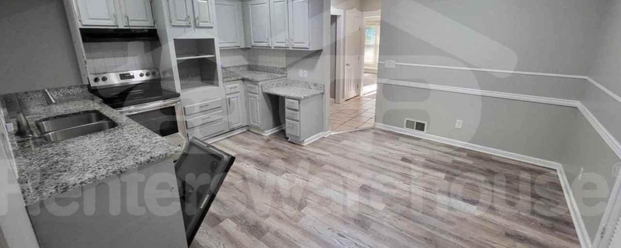 8143 Ditzler Ave - Photo 7 of 10