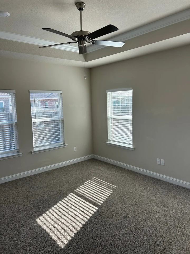 9466 Belle Creek Dr - Photo 6 of 12