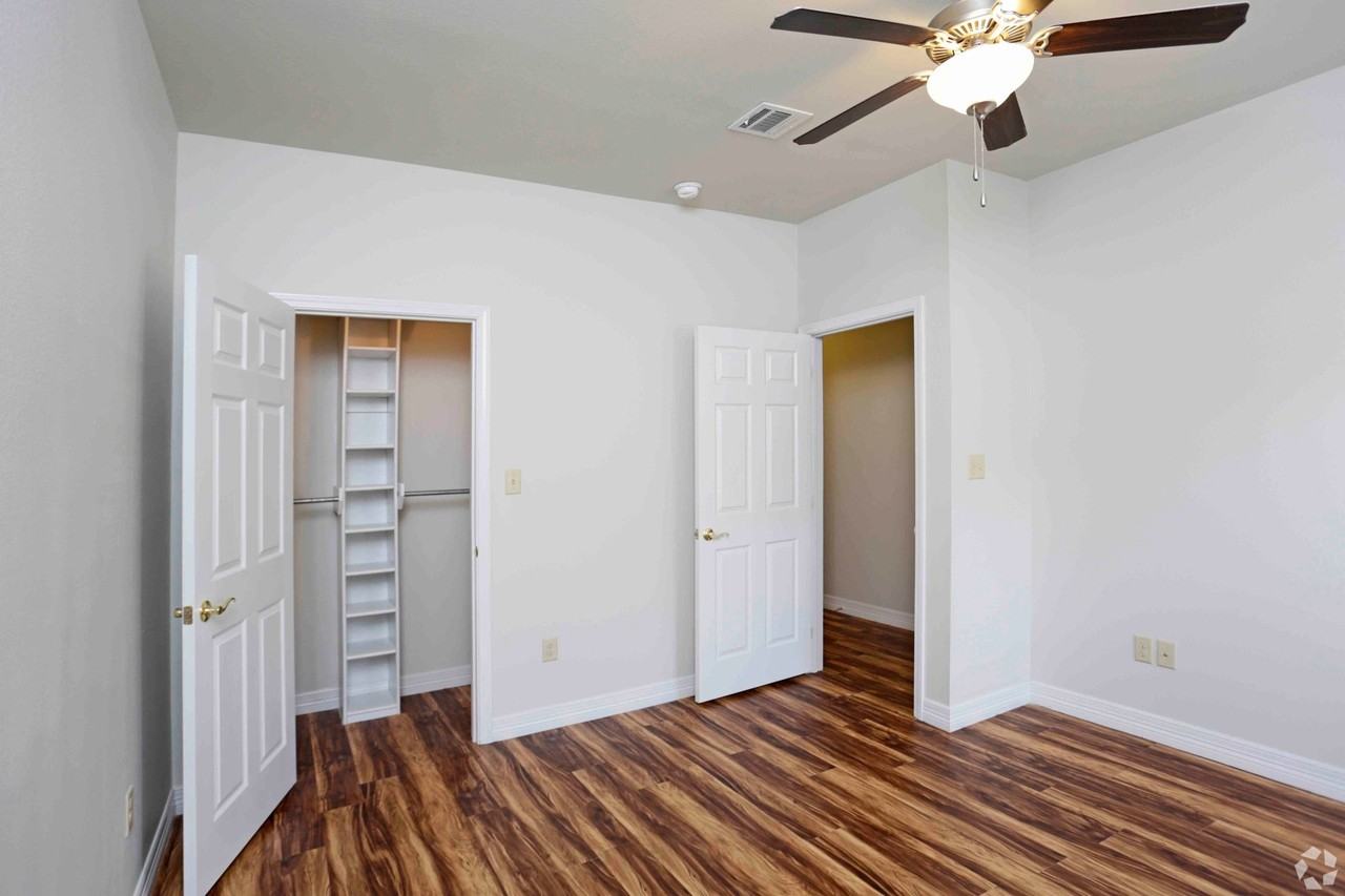 621 Fieldstone Ln - Photo 4 of 14