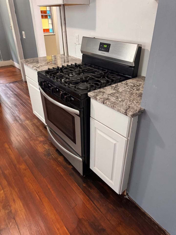 35 Whiting Ave - Photo 3 of 12