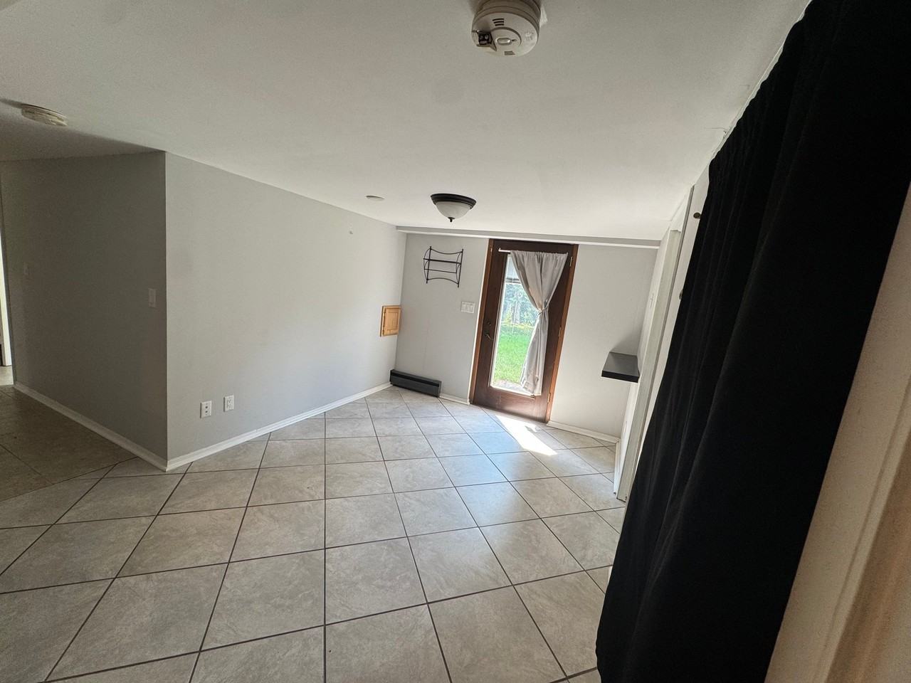 2534 Harvey St - Photo 2 of 12