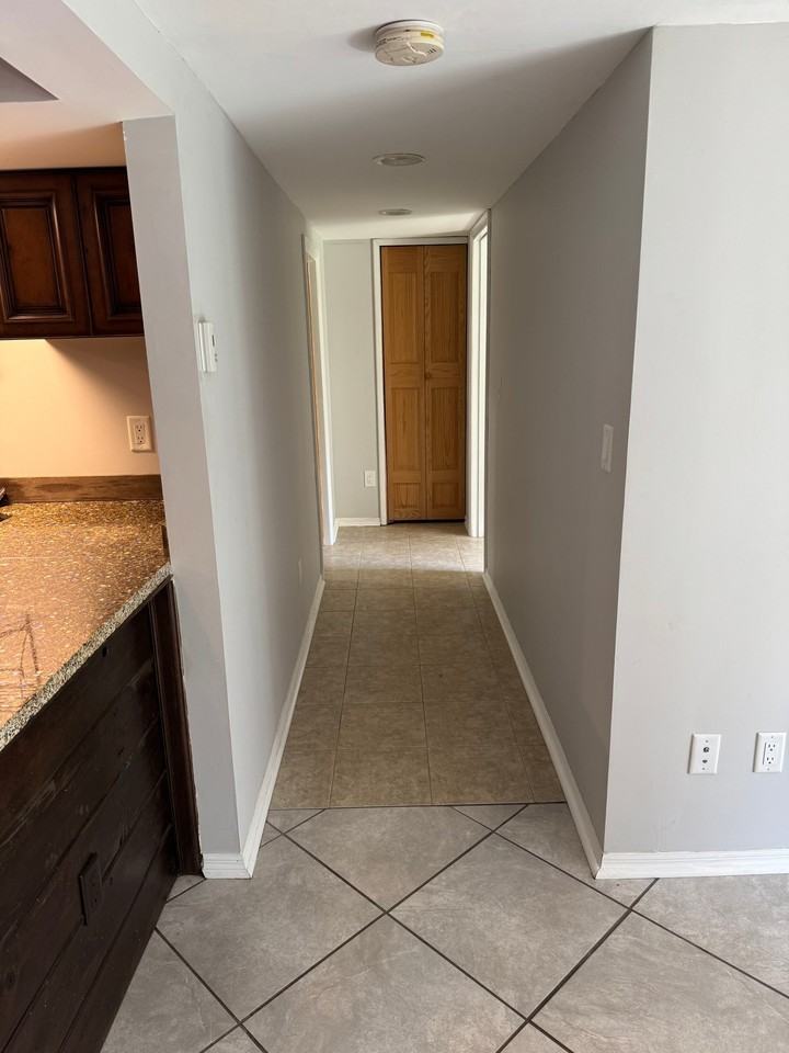 2534 Harvey St - Photo 3 of 12