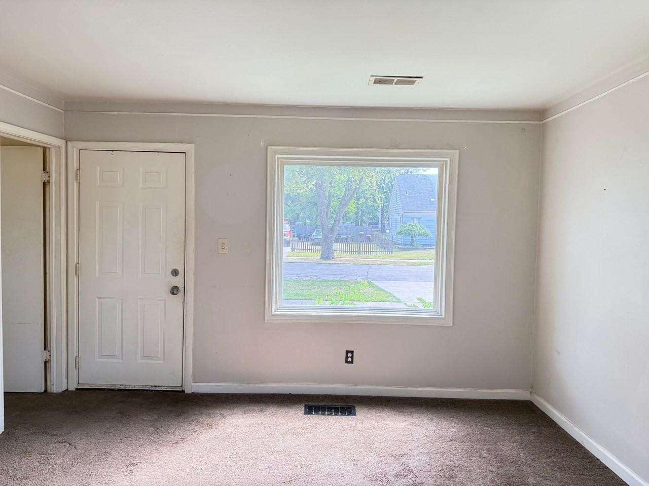 6622 Cooper St - Photo 2 of 4