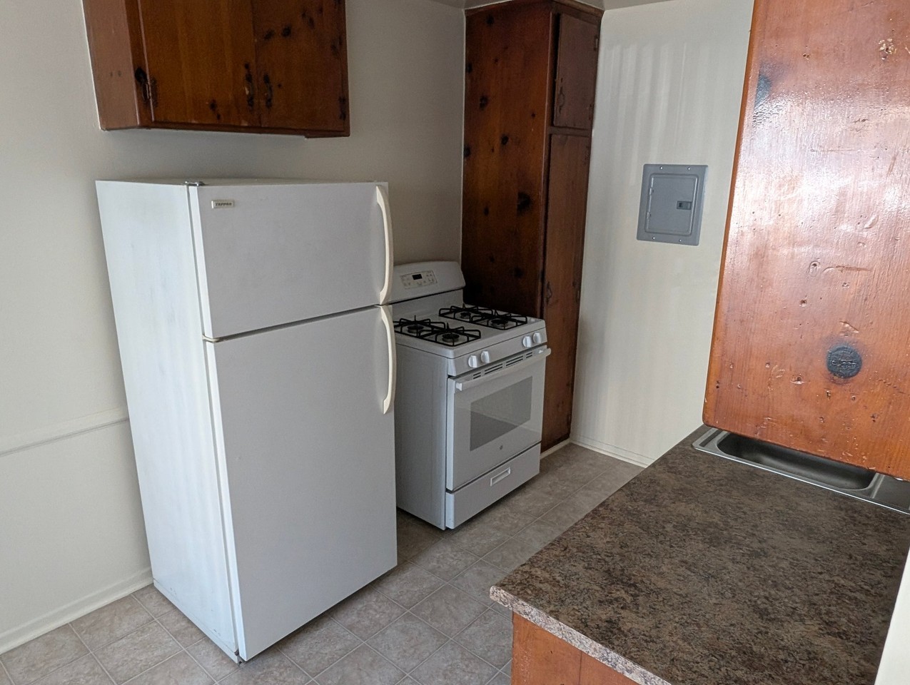 10524 Palms Blvd #2 - Photo 5 of 7