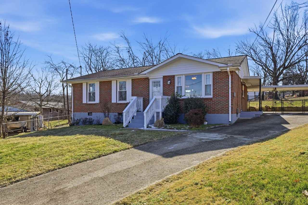 717 May Ct N