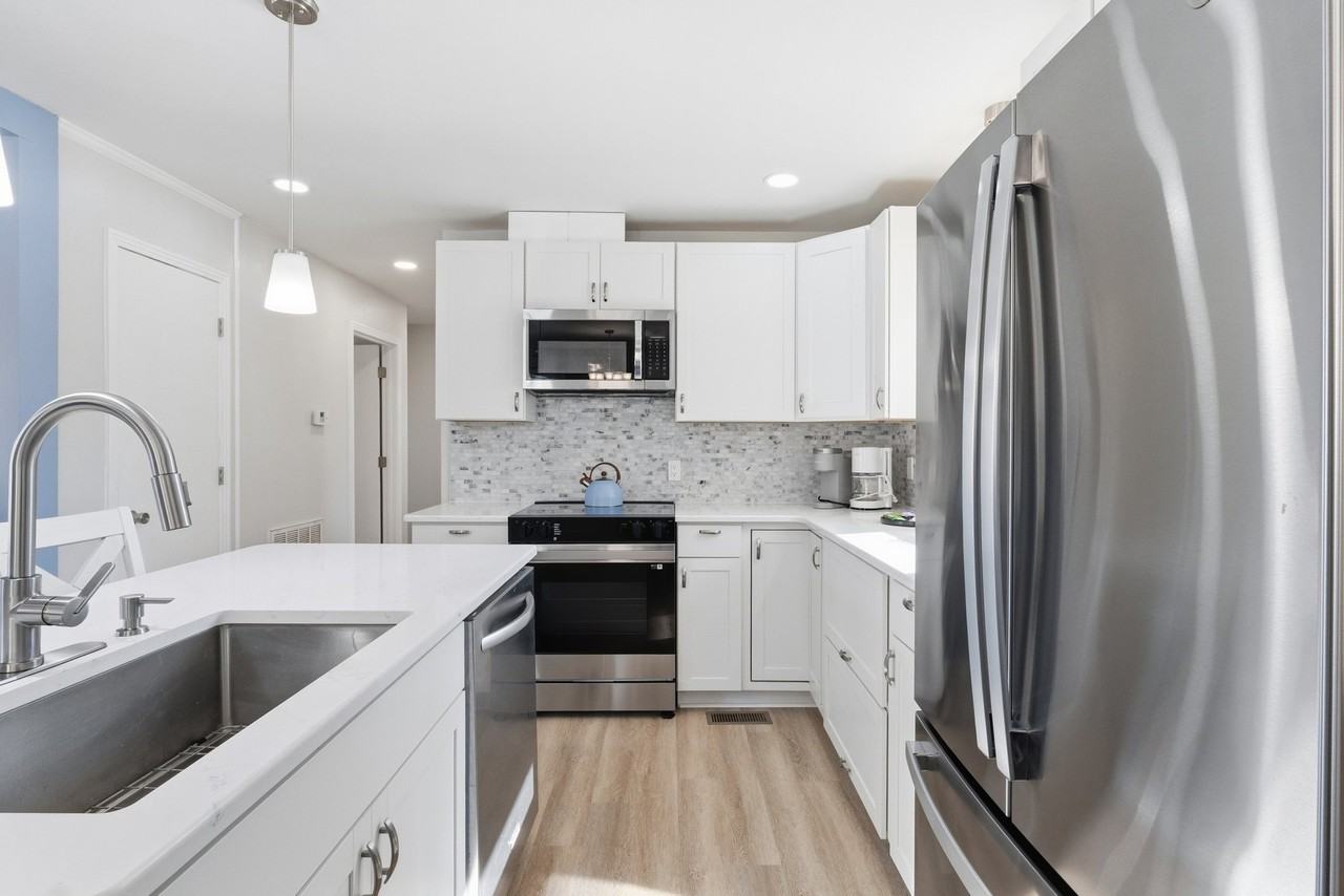 717 May Ct N - Photo 6 of 18