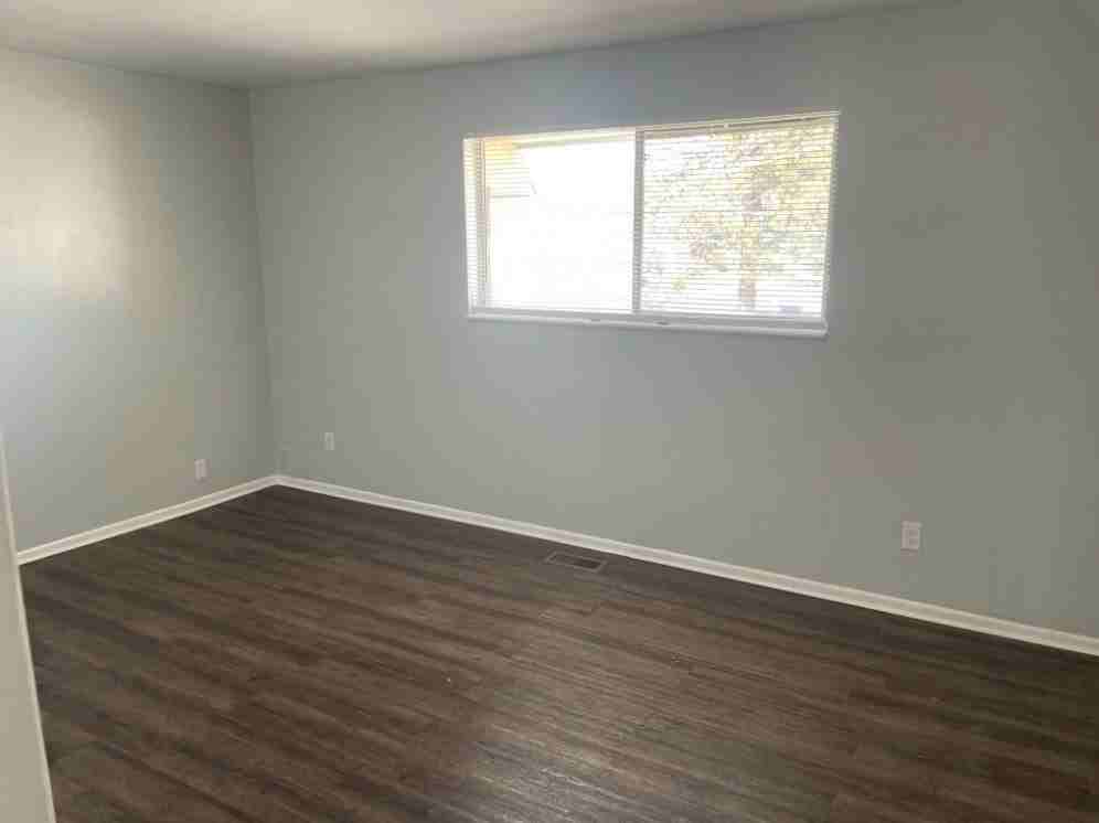 436 E St #6 - Photo 6 of 6