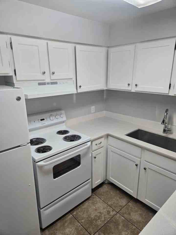 639 S Main St #663 - Photo 5 of 12