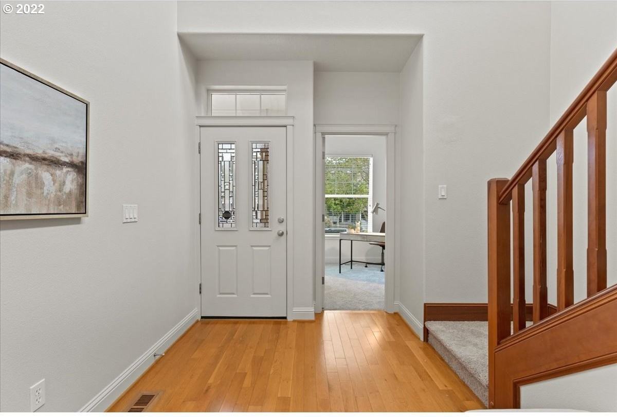 8020 Ne 20th St - Photo 3 of 20