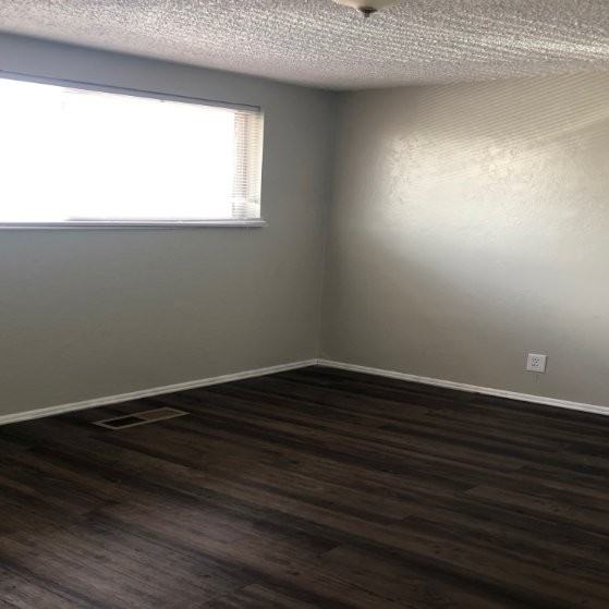 793 W Lennox St #1 - Photo 4 of 7