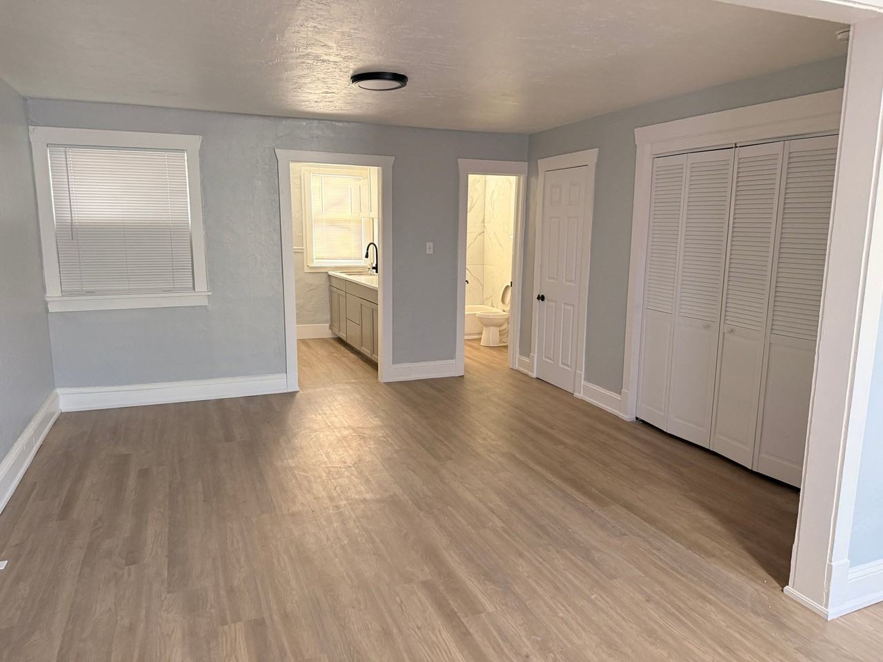 127 W Mead Ave #2 - Photo 2 of 5
