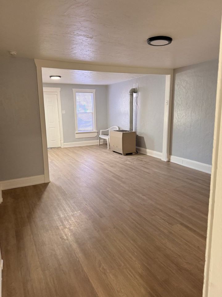 127 W Mead Ave #2 - Photo 3 of 5