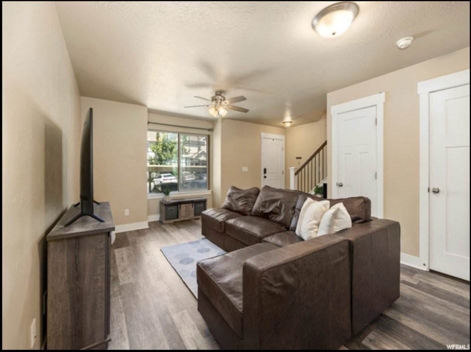 2071 Wn - Photo 3 of 12