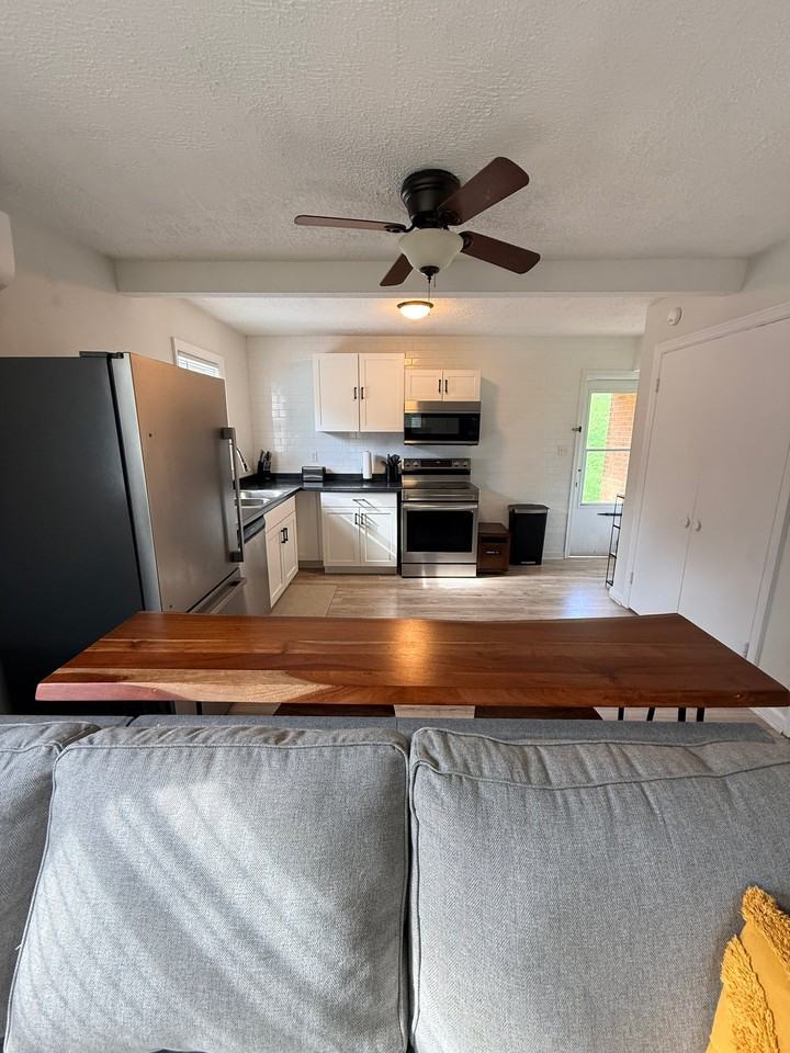 1621 Brandon Ave Sw #A - Photo 7 of 17
