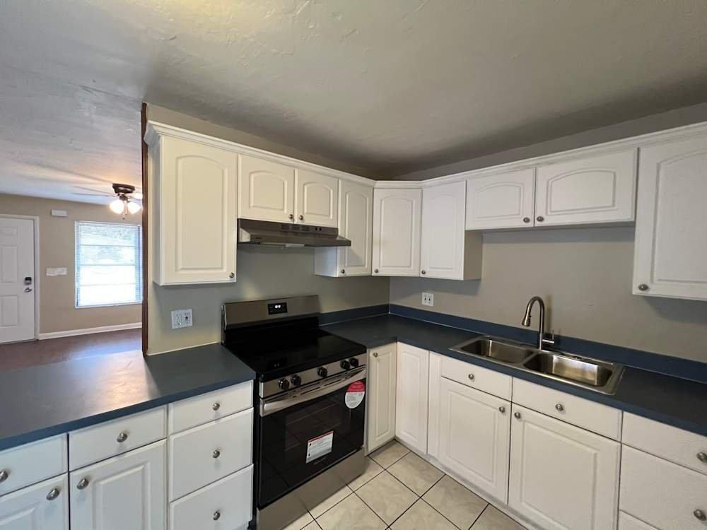 3702 Sw 58th Ter - Photo 4 of 10
