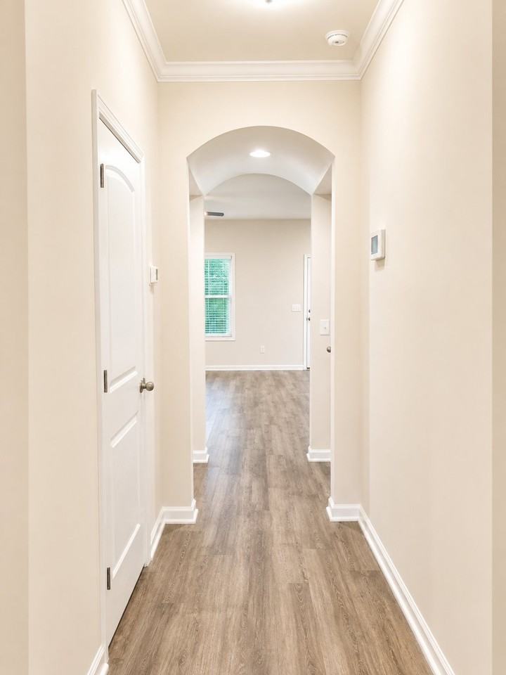 1012 Winter Way - Photo 5 of 18
