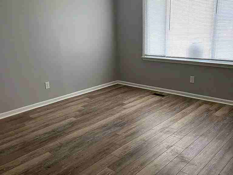 2625 Dover Rd - Photo 3 of 6