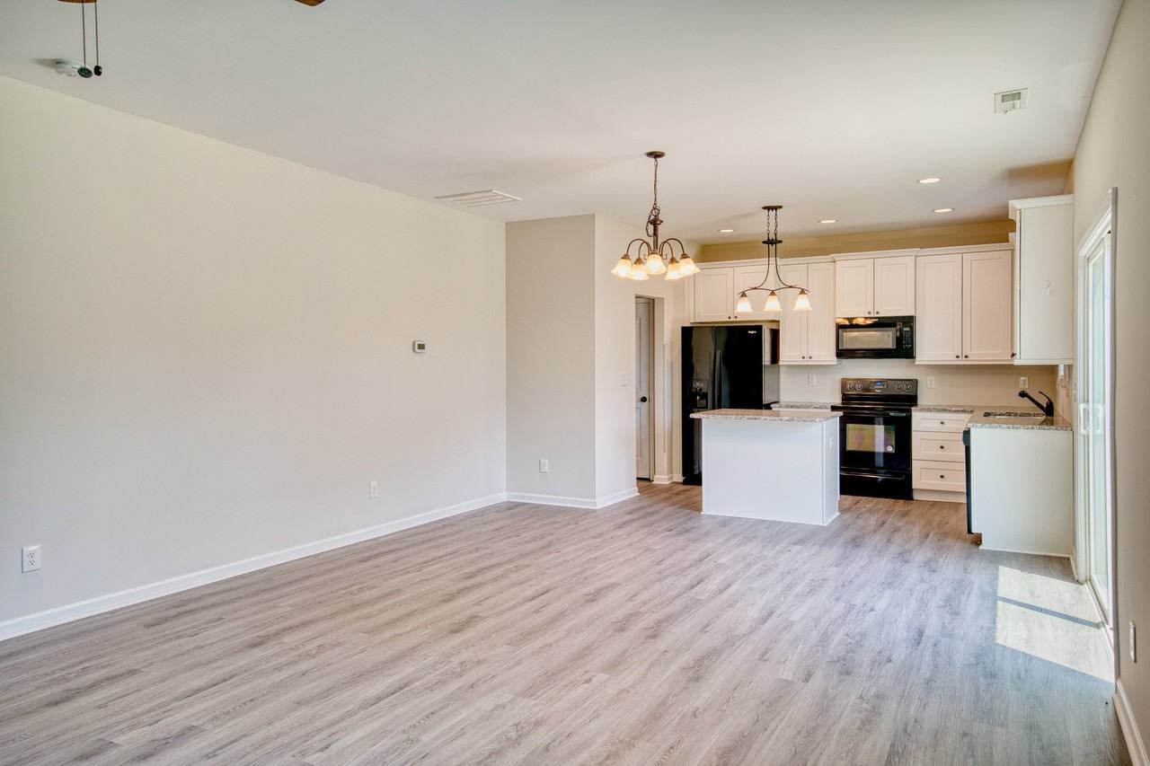 305 E Webber Ln - Photo 6 of 19