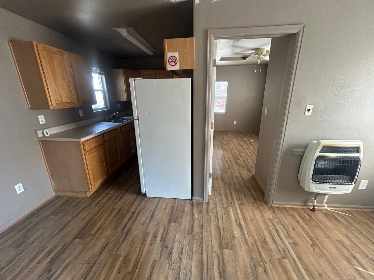 618 N 2nd St - Photo 3 of 4
