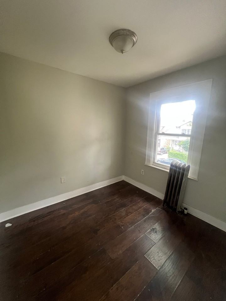 231 Alexander St #2 - Photo 3 of 10