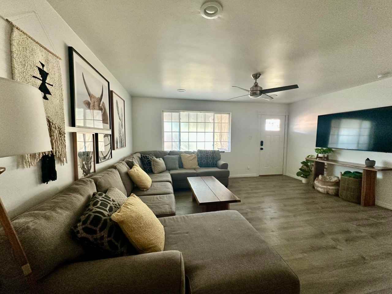 1020 S Lola Ln - Photo 5 of 9
