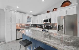 685 Sw Homeland Rd - Photo 1 of 1