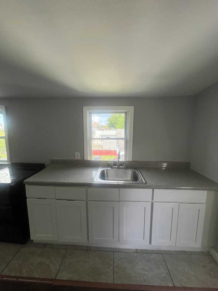 402 S 8th St #3 - Photo 3 of 5