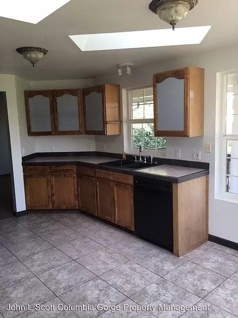 102 Nw Manly St - Photo 2 of 4