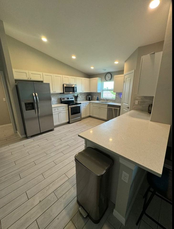 403 Sw 31st Pl - Photo 5 of 14