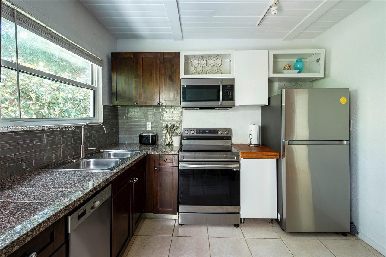 3655 Oak Ave #3655 - Photo 3 of 8