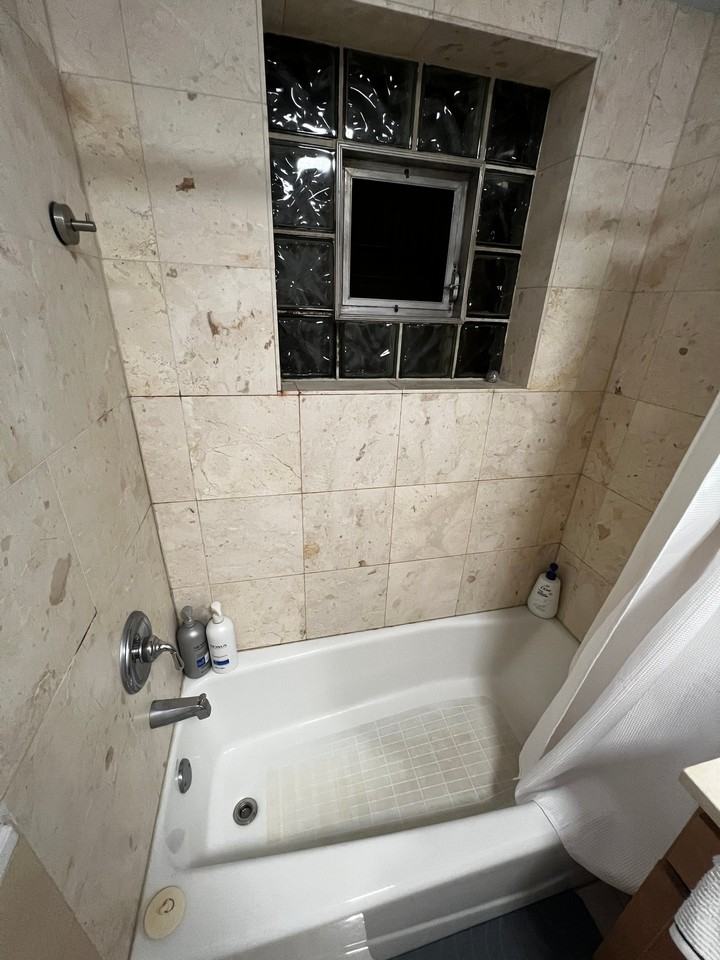 4891 N Ashland Ave #3W - Photo 4 of 20