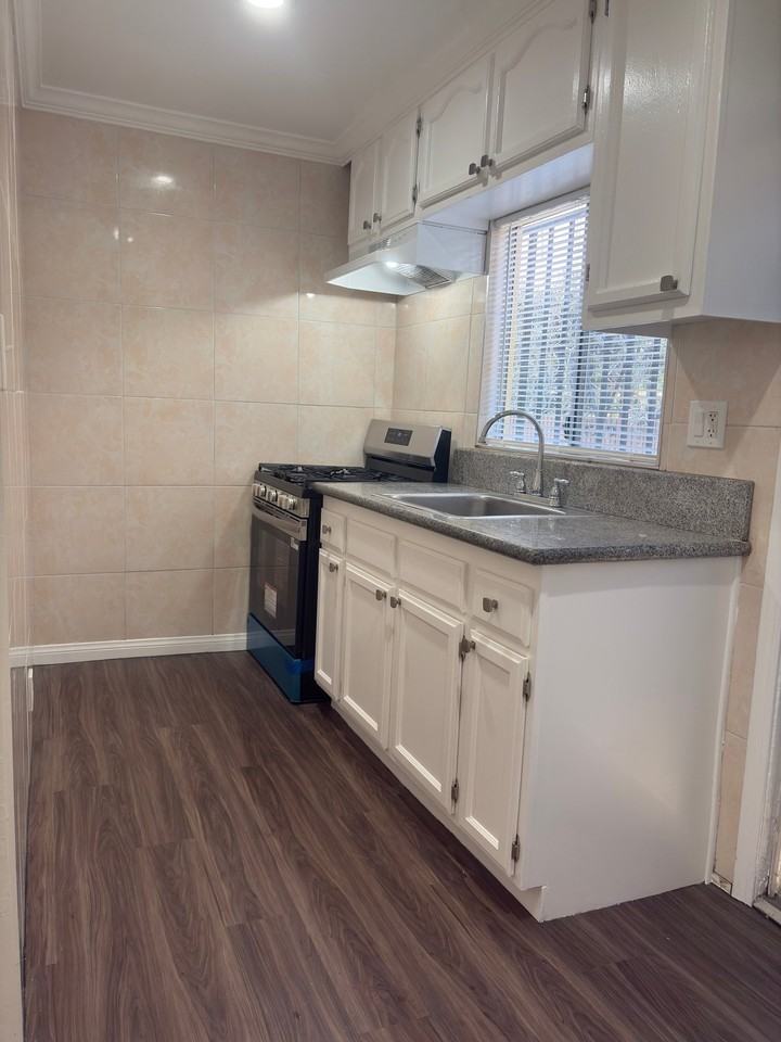 2253 1/4 W 27th St - Photo 6 of 12