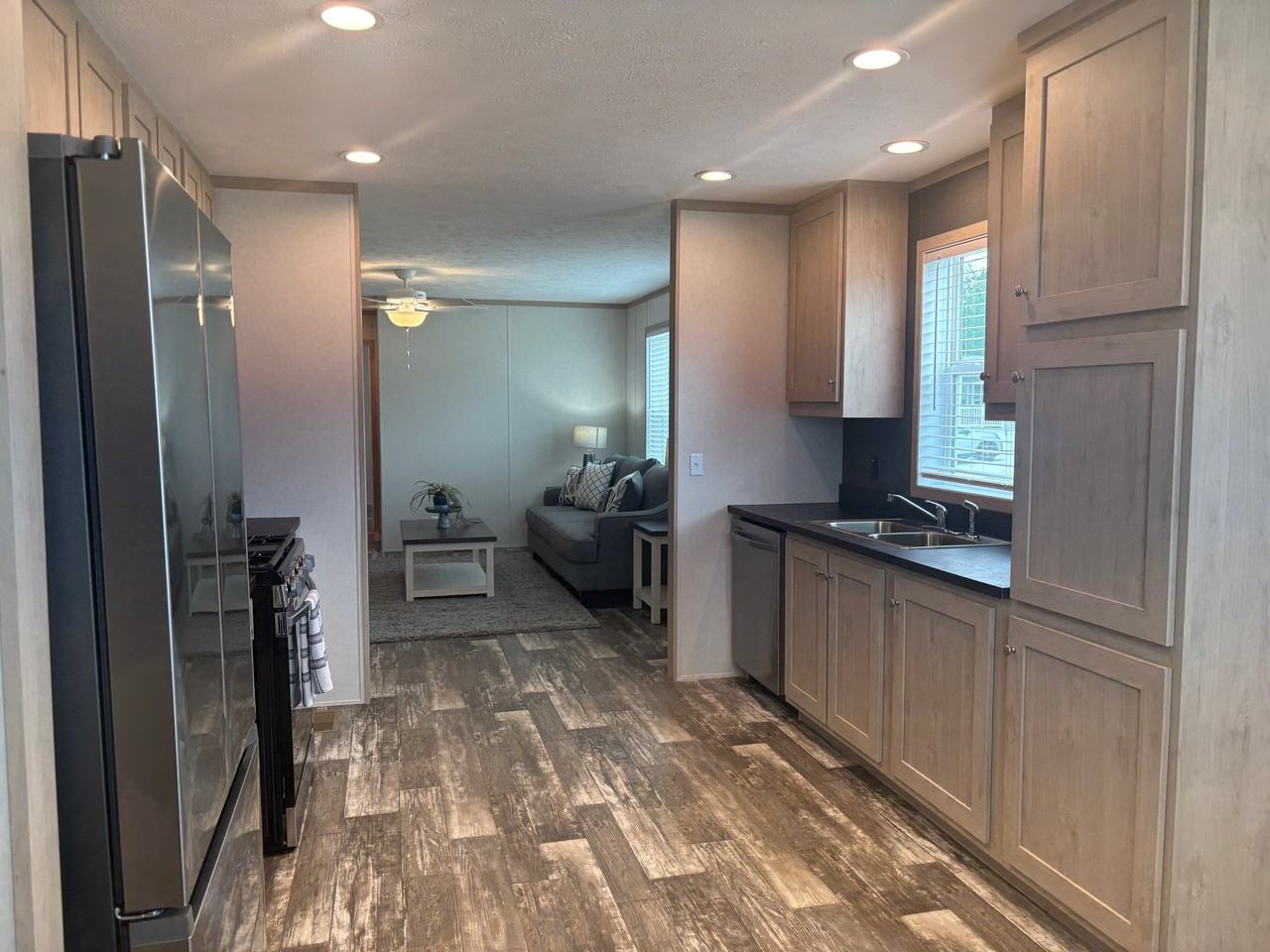 1213 Park Dr - Photo 2 of 17