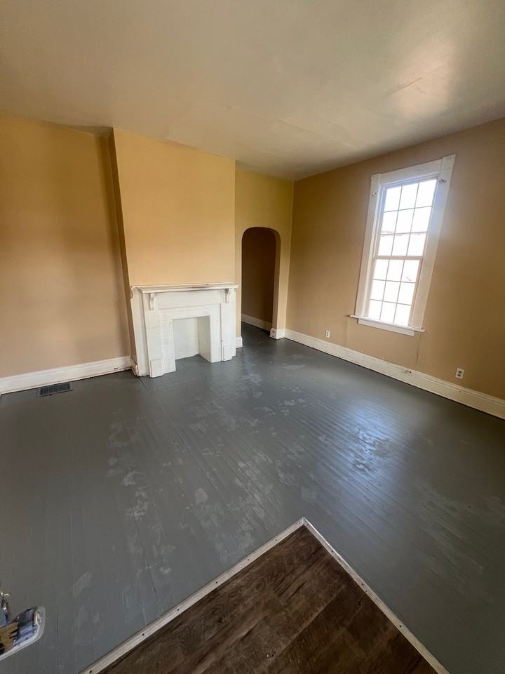 1316 1/2 Center St - Photo 6 of 7