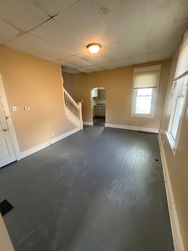 1316 1/2 Center St - Photo 7 of 7