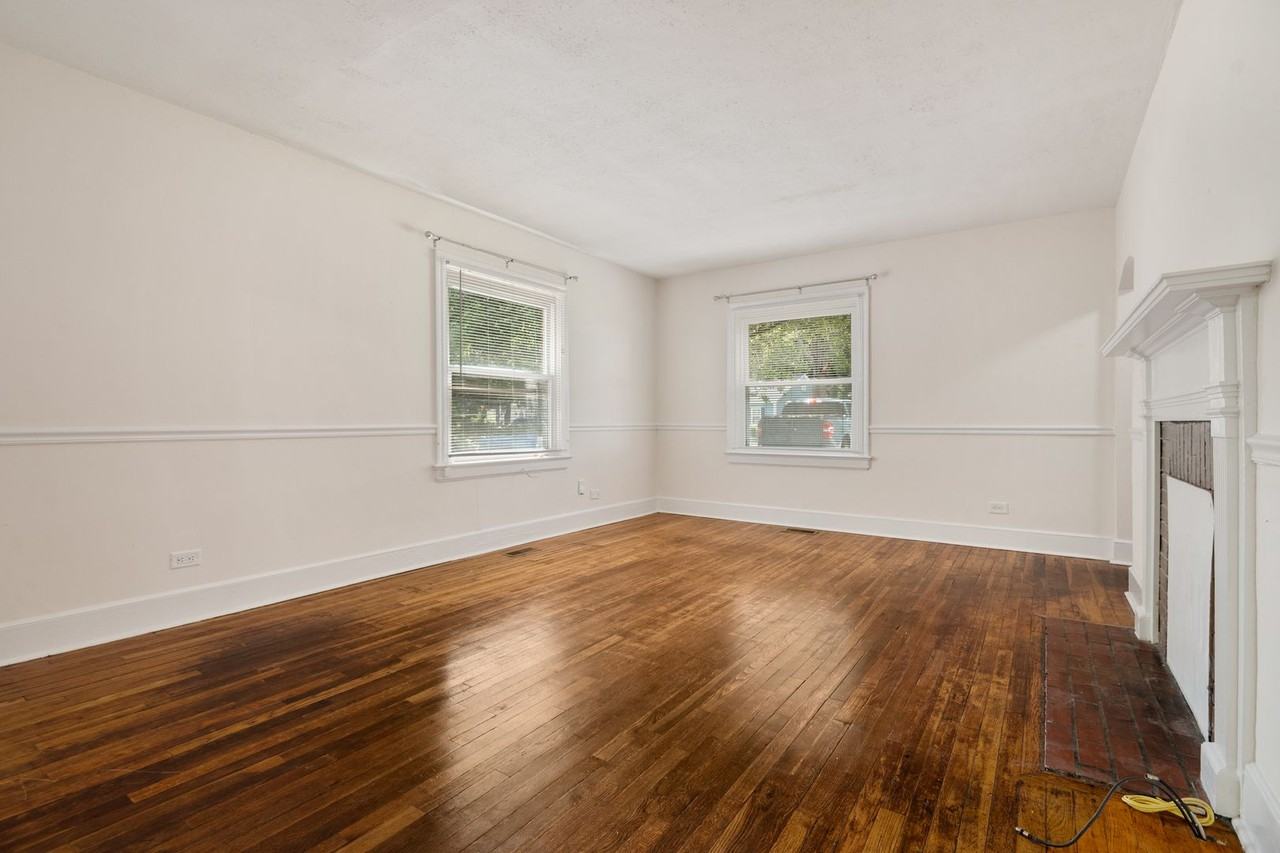 2816 Broad St - Photo 3 of 21