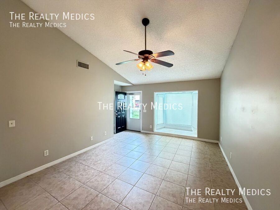 1663 Palm Leaf Dr - Photo 5 of 25