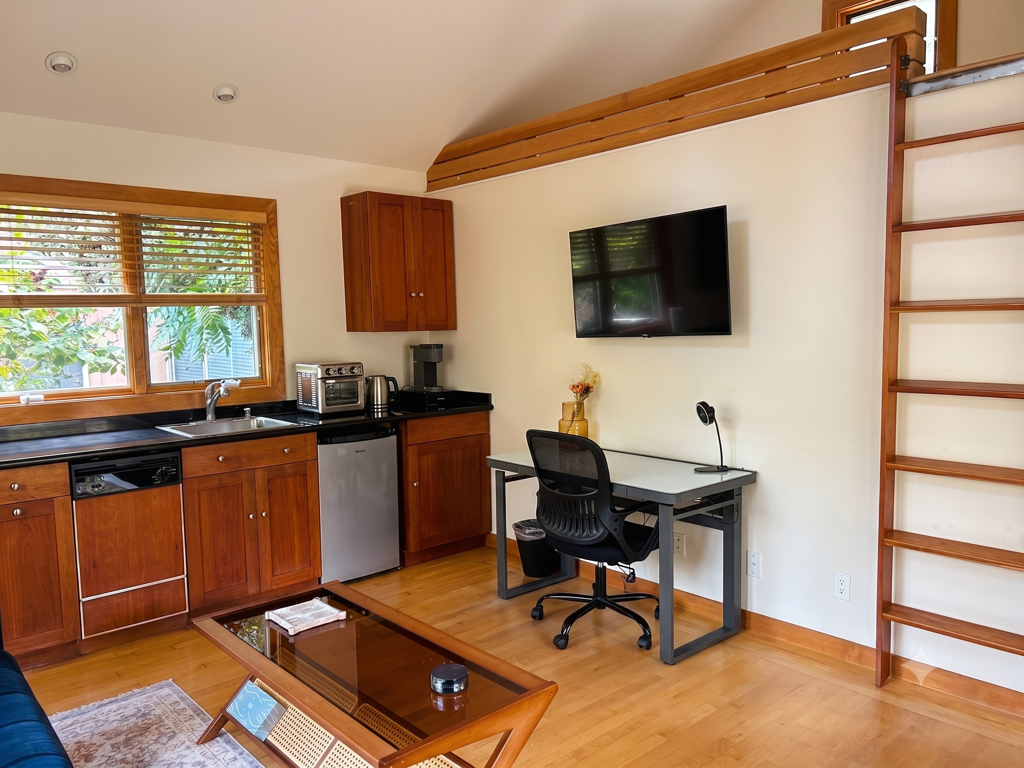 1546 Spruce St Unit C - Photo 4 of 11