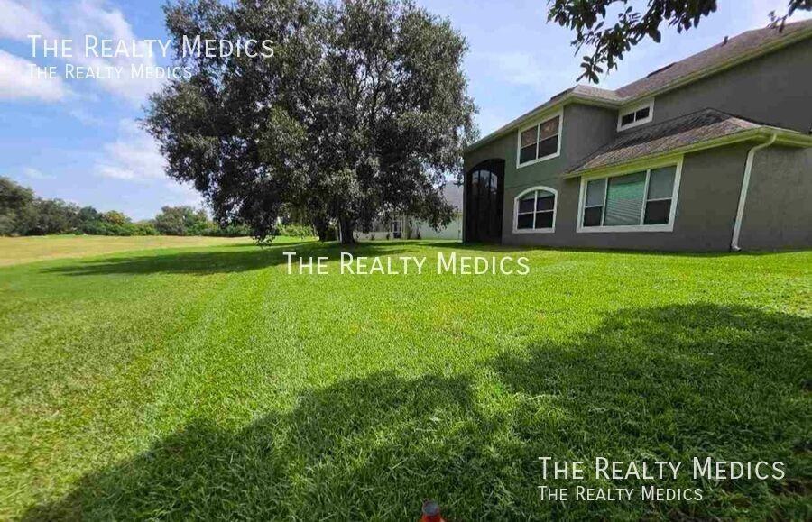 1565 The Oaks Blvd - Photo 4 of 50