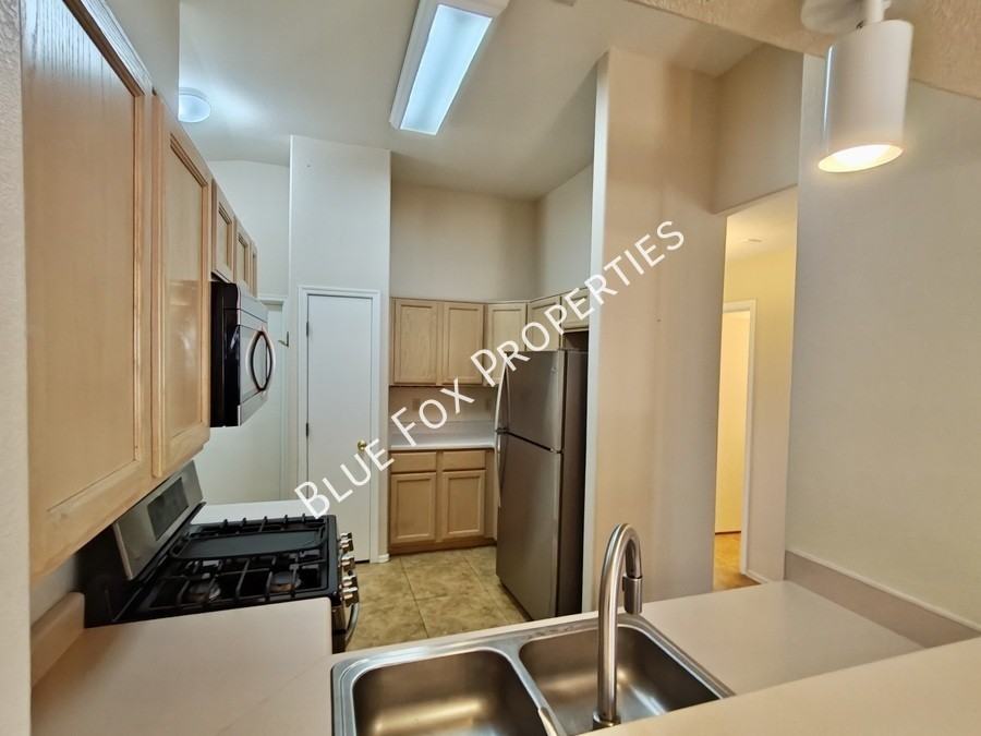 9422 E Cork St - Photo 4 of 27