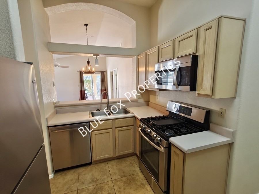 9422 E Cork St - Photo 5 of 27
