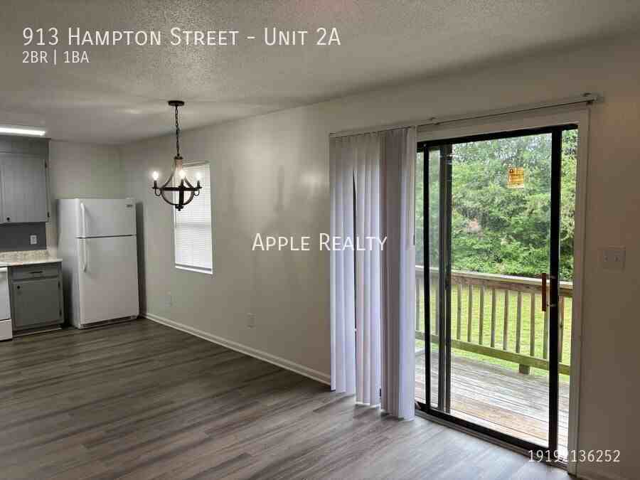 913 Hampton St #2A - Photo 3 of 12