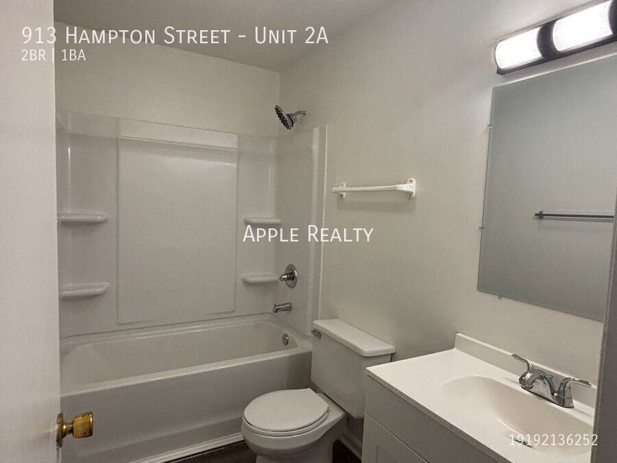 913 Hampton St #2A - Photo 7 of 12