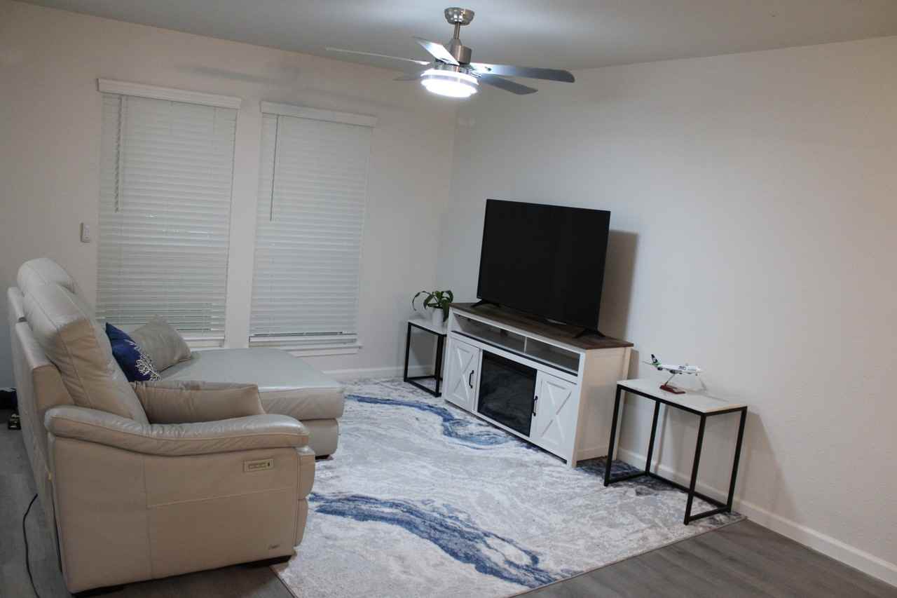 7 Hasting Oak Ct #NA - Photo 3 of 12